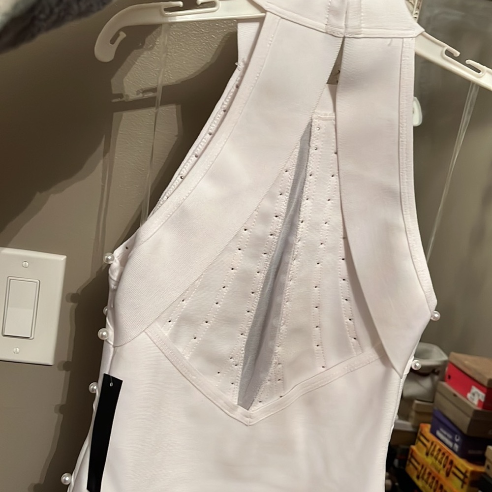 Open back White pearl dress - Picture 4 of 7